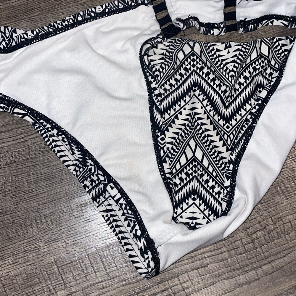 Aztec print bikini - Picture 8 of 9